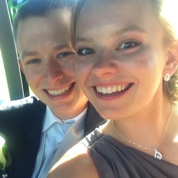 Meet your Posher, Stephanie - Picture 1 of 1